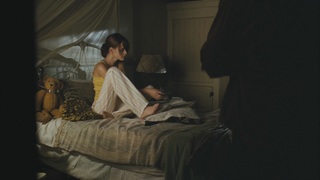 Kristen Stewart feet photo thumbnail