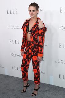 Kristen Stewart feet photo thumbnail