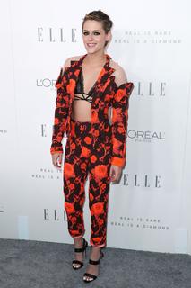 Kristen Stewart feet photo thumbnail