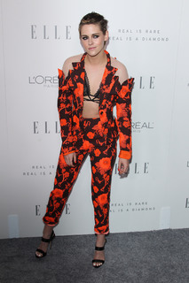 Kristen Stewart feet photo thumbnail