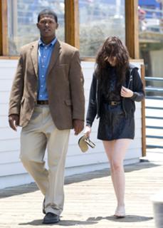 Kristen Stewart feet photo thumbnail