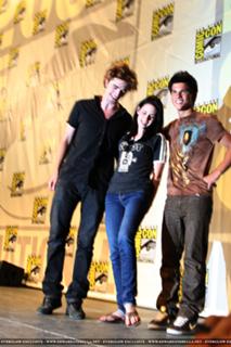 Kristen Stewart feet photo thumbnail