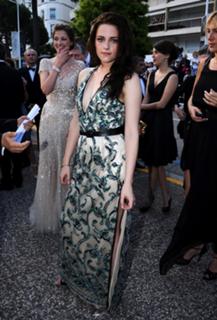 Kristen Stewart feet photo thumbnail