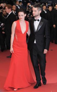Kristen Stewart feet photo thumbnail