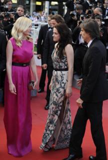 Kristen Stewart feet photo thumbnail