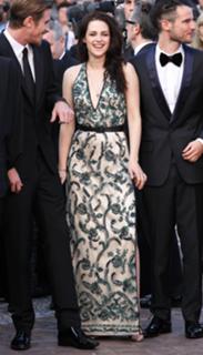 Kristen Stewart feet photo thumbnail