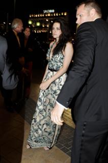 Kristen Stewart feet photo thumbnail