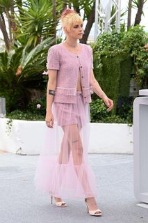 Kristen Stewart feet photo thumbnail