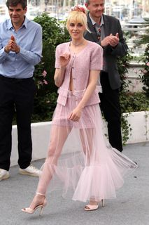 Kristen Stewart feet photo thumbnail