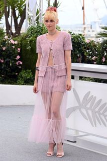 Kristen Stewart feet photo thumbnail