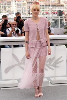Kristen Stewart feet photo thumbnail