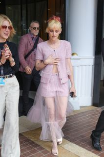 Kristen Stewart feet photo thumbnail