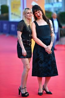 Kristen Stewart feet photo thumbnail