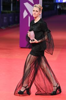 Kristen Stewart feet photo thumbnail