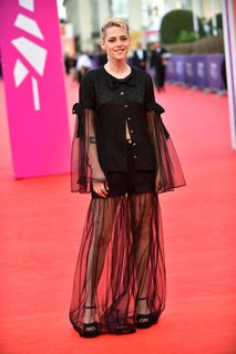 Kristen Stewart feet photo thumbnail