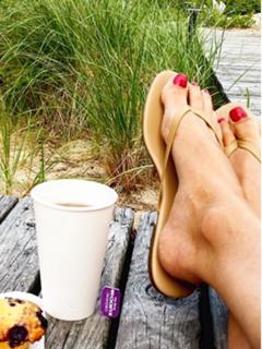 Kristen Taekman feet photo thumbnail