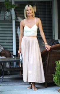 Kristen Taekman feet photo thumbnail