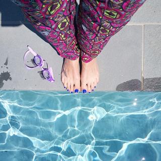 Kristen Taekman feet photo thumbnail