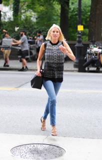 Kristen Taekman feet photo thumbnail