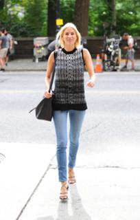 Kristen Taekman feet photo thumbnail