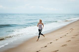 Kristen Taekman feet photo thumbnail