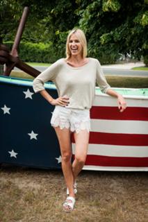 Kristen Taekman feet photo thumbnail