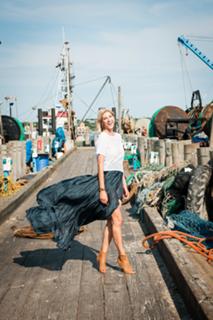 Kristen Taekman feet photo thumbnail