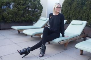 Kristen Taekman feet photo thumbnail