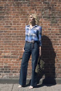 Kristen Taekman feet photo thumbnail