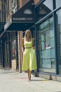 Kristen Taekman feet photo thumbnail