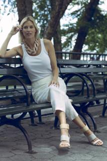 Kristen Taekman feet photo thumbnail