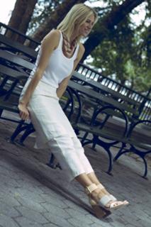 Kristen Taekman feet photo thumbnail