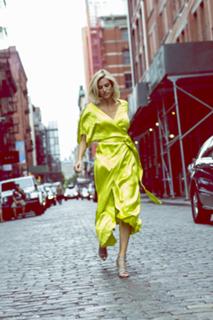 Kristen Taekman feet photo thumbnail