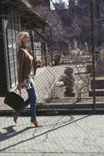 Kristen Taekman feet photo thumbnail