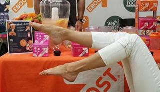 Kristen Taekman feet photo thumbnail