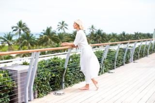 Kristen Taekman feet photo thumbnail