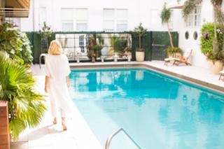 Kristen Taekman feet photo thumbnail