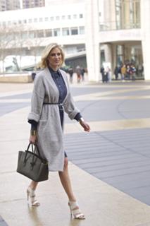 Kristen Taekman feet photo thumbnail