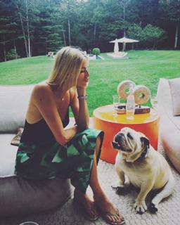 Kristen Taekman feet photo thumbnail