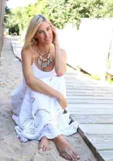 Kristen Taekman feet photo thumbnail
