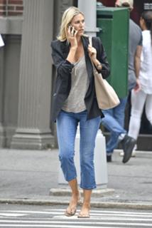 Kristen Taekman feet photo thumbnail