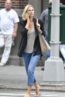 Kristen Taekman feet photo thumbnail