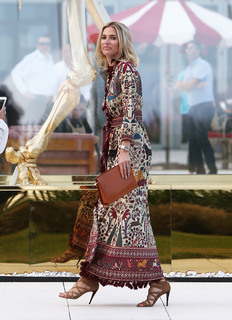 Kristen Taekman feet photo thumbnail