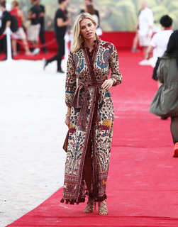 Kristen Taekman feet photo thumbnail