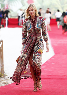 Kristen Taekman feet photo thumbnail