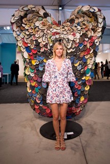 Kristen Taekman feet photo thumbnail