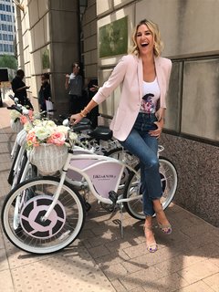 Kristen Taekman feet photo thumbnail