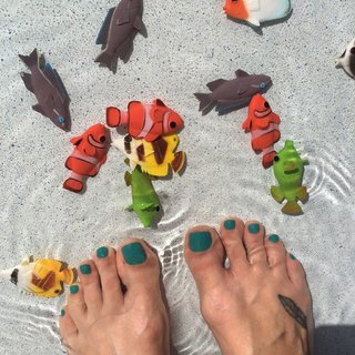 Kristen Taekman feet photo thumbnail