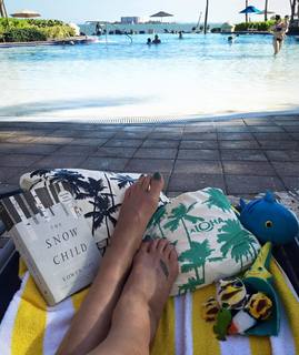 Kristen Taekman feet photo thumbnail