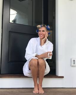 Kristen Taekman feet photo thumbnail
